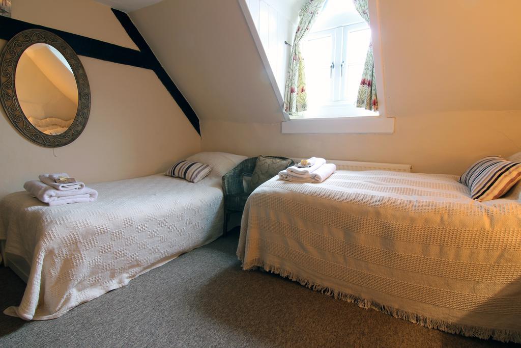 Inglewood House Bed & Breakfast Monmouth Room photo